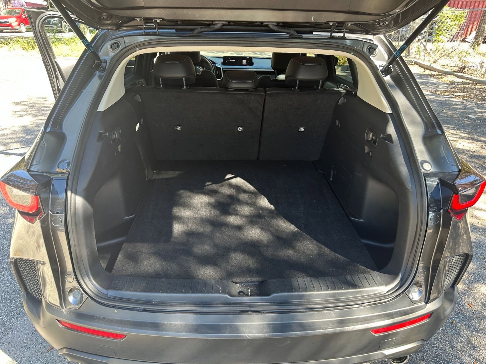 Thumbnail: 2025 Mazda CX-50 - 24