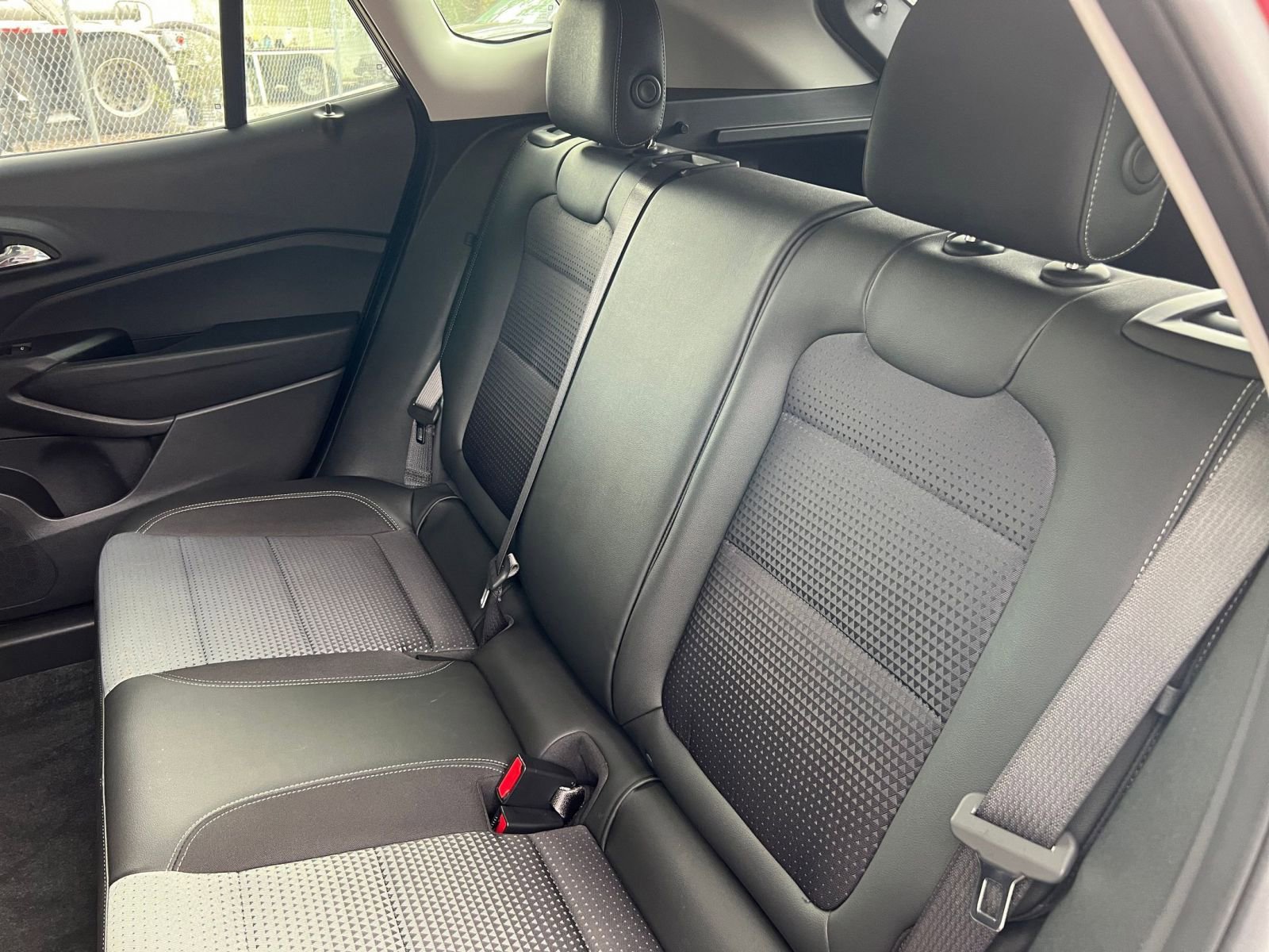 Thumbnail: 2025 Chevrolet Trax - 31