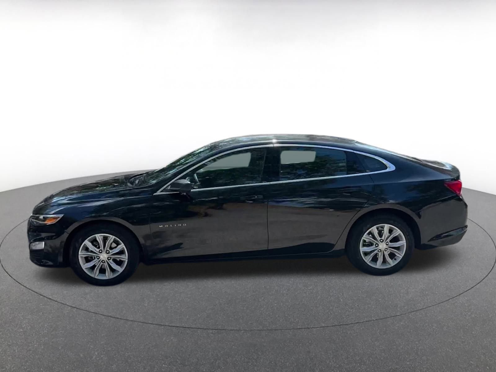 Thumbnail: 2024 Chevrolet Malibu - 9