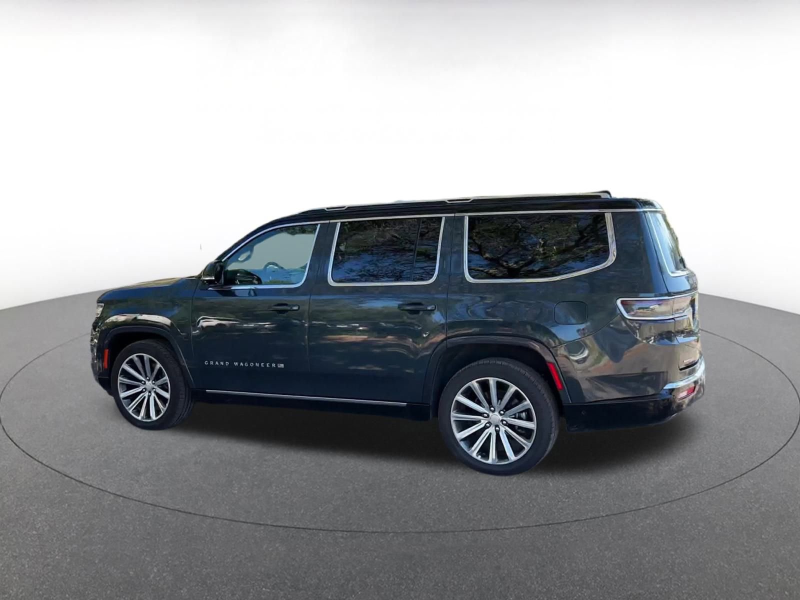 Thumbnail: 2023 Jeep Grand Wagoneer - 10