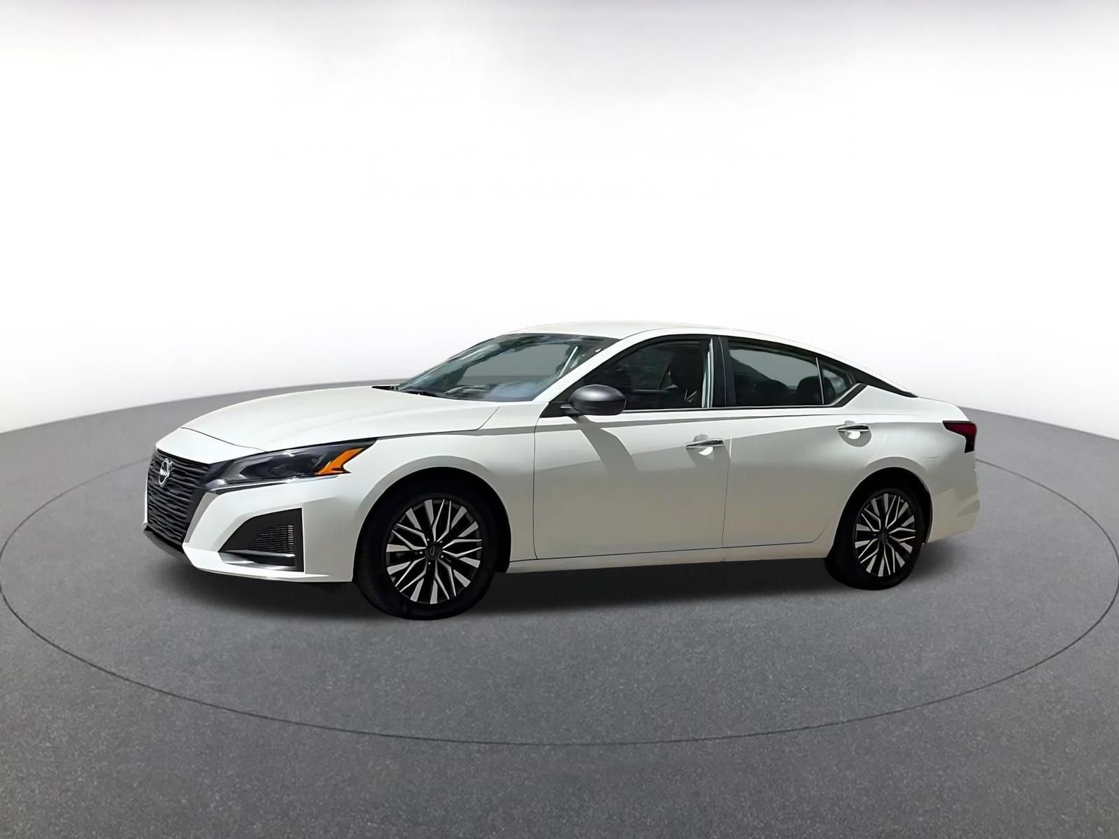 Thumbnail: 2025 Nissan Altima - 8