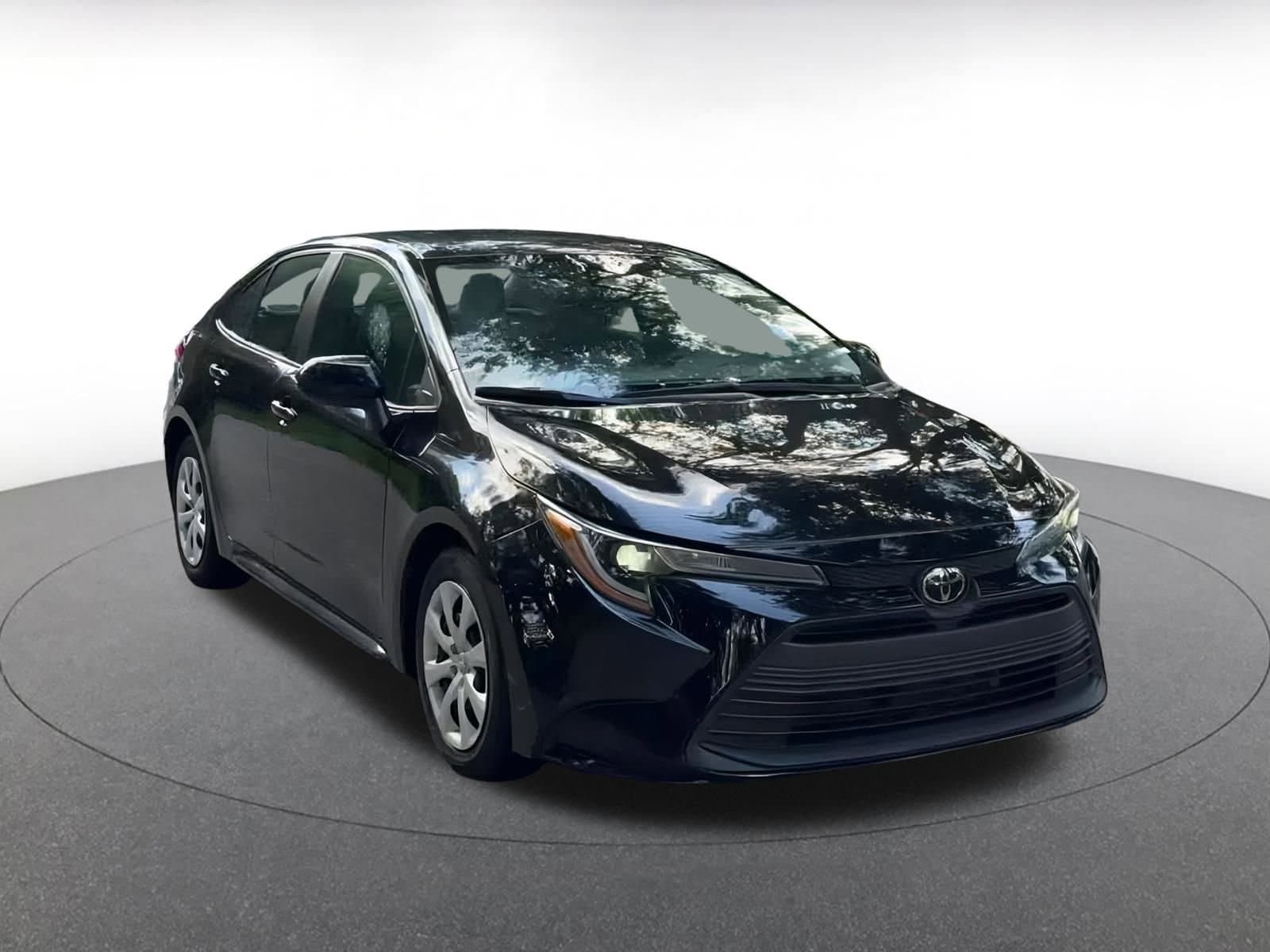 Thumbnail: 2023 Toyota Corolla - 3