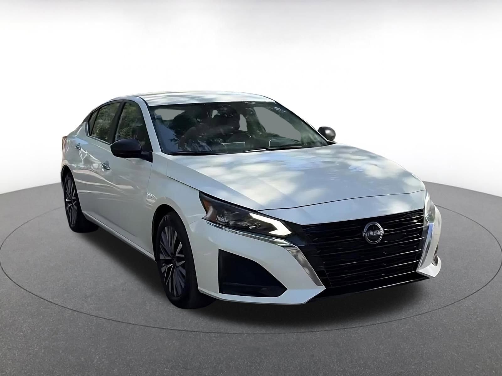 Thumbnail: 2025 Nissan Altima - 9