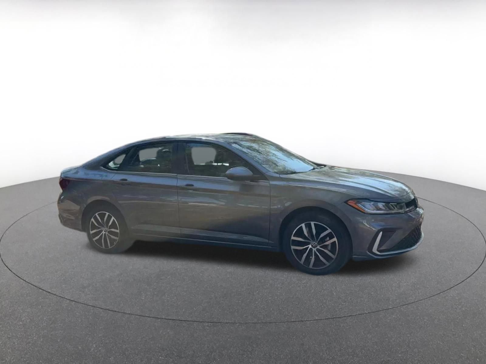 Thumbnail: 2025 Volkswagen Jetta - 2