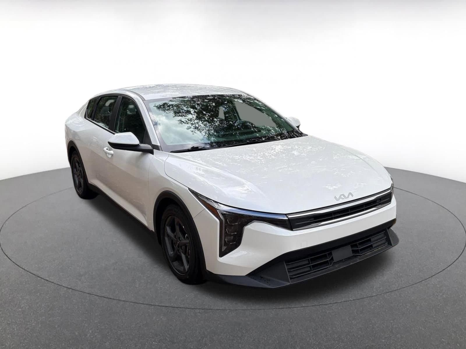 Thumbnail: 2025 Kia K4 - 1