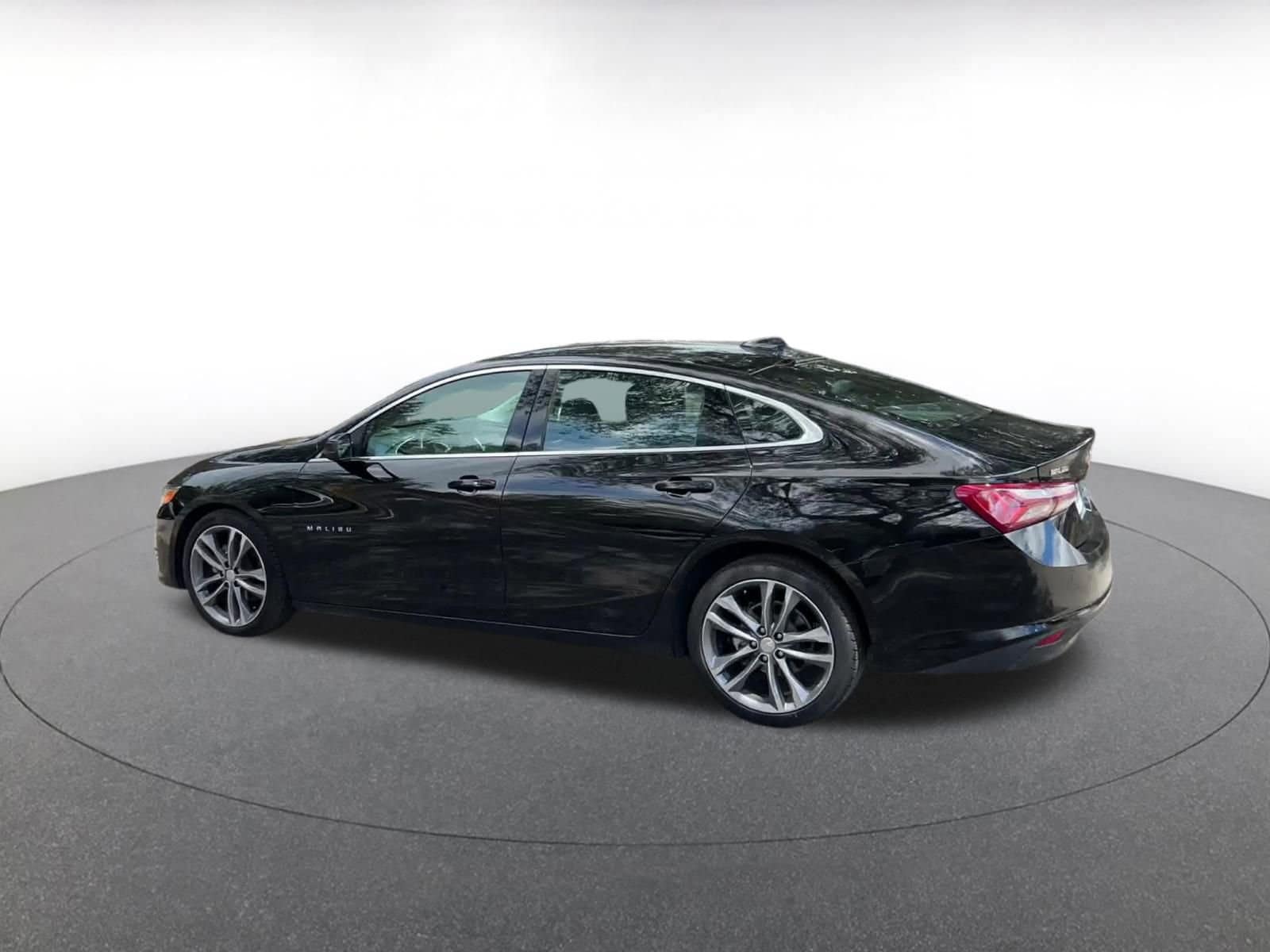 Thumbnail: 2024 Chevrolet Malibu - 10