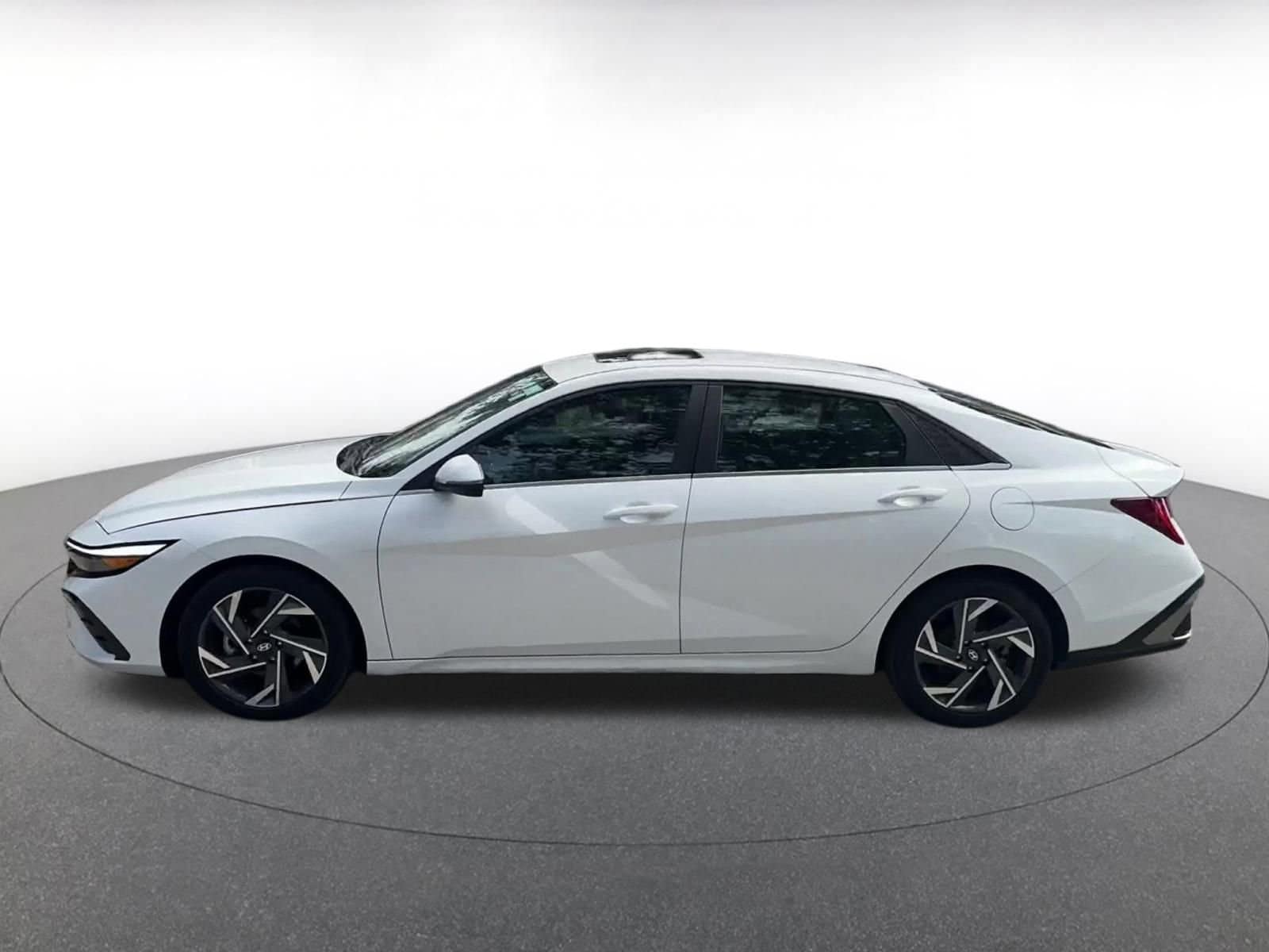 Thumbnail: 2025 Hyundai Elantra - 9