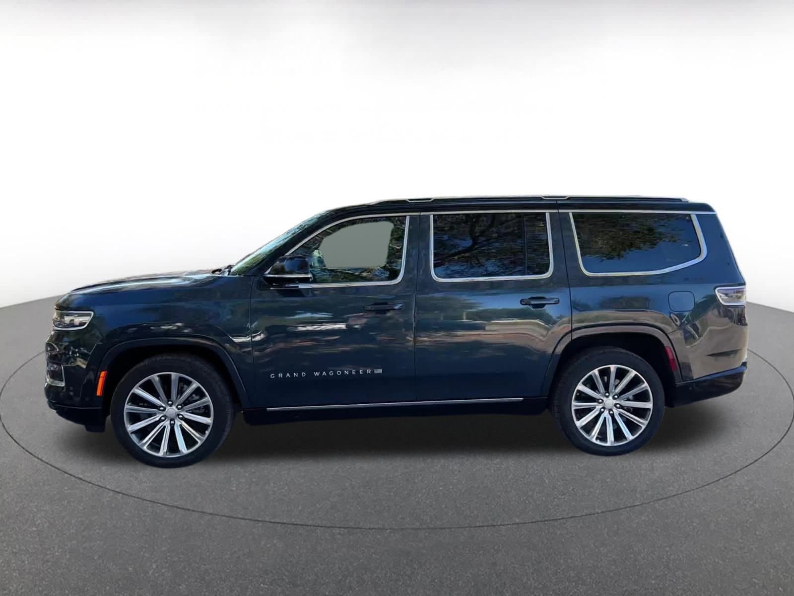Thumbnail: 2023 Jeep Grand Wagoneer - 9