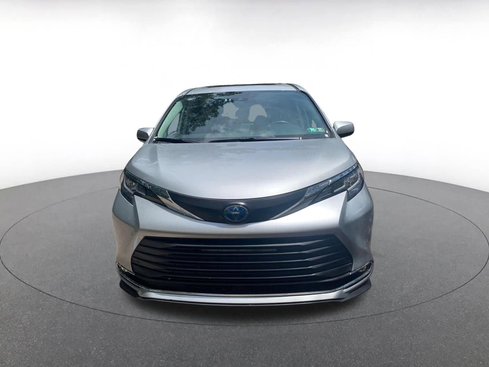 2023 Toyota Sienna XLE 5