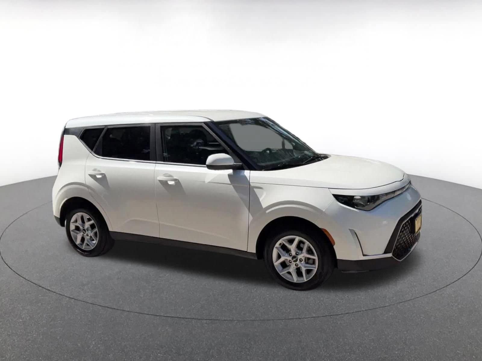 Thumbnail: 2025 Kia Soul - 2