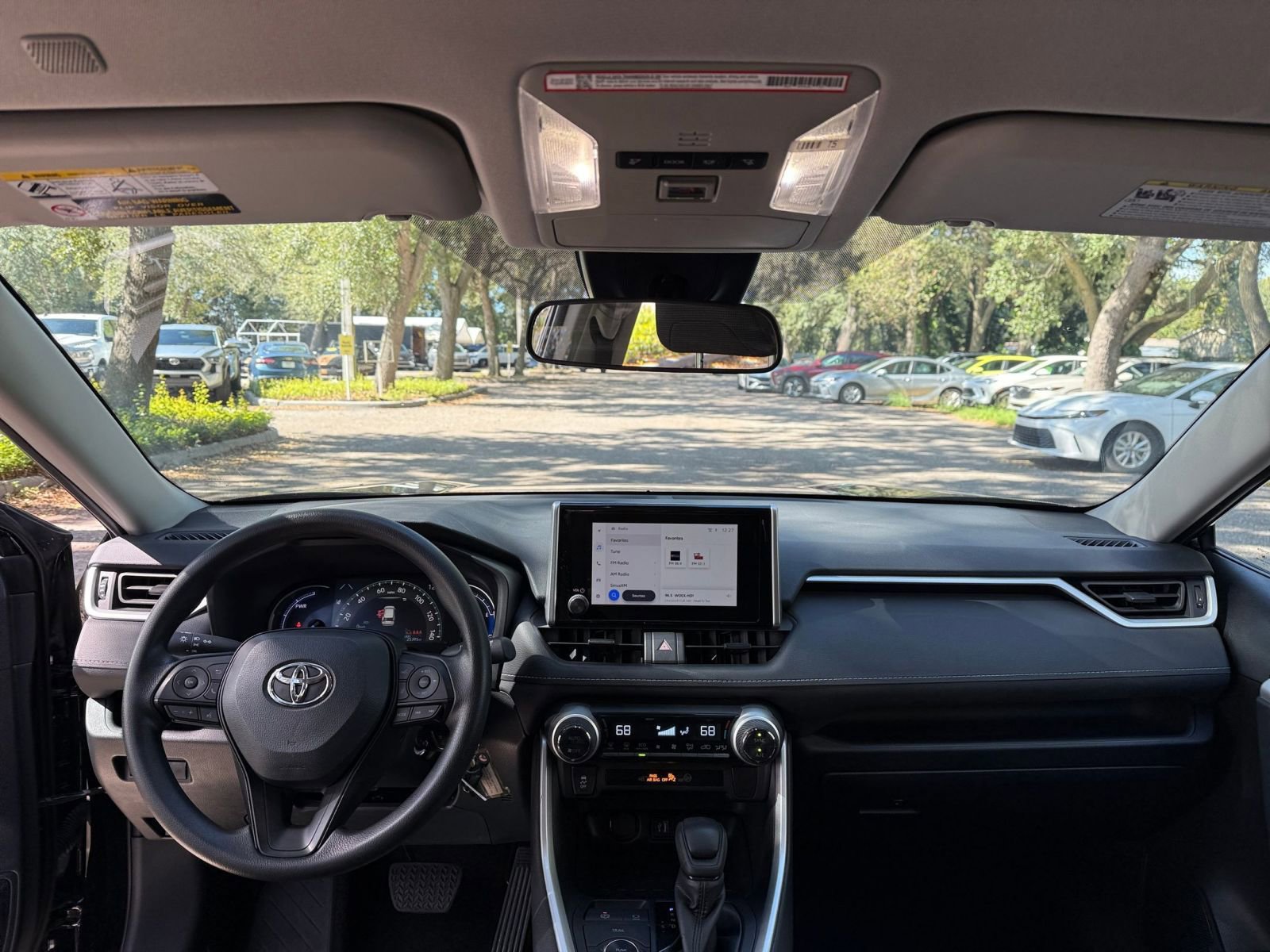 Thumbnail: 2025 Toyota RAV4 - 27