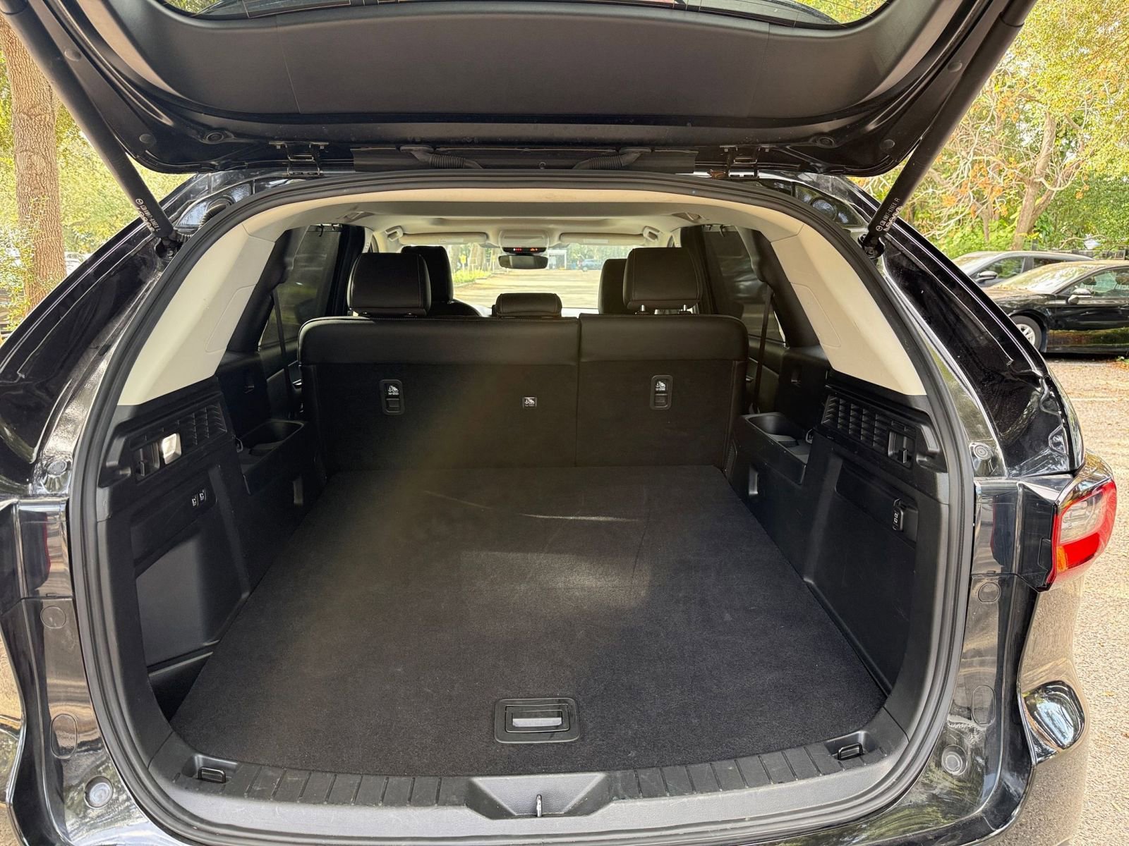 Thumbnail: 2025 Mazda CX-70 - 25