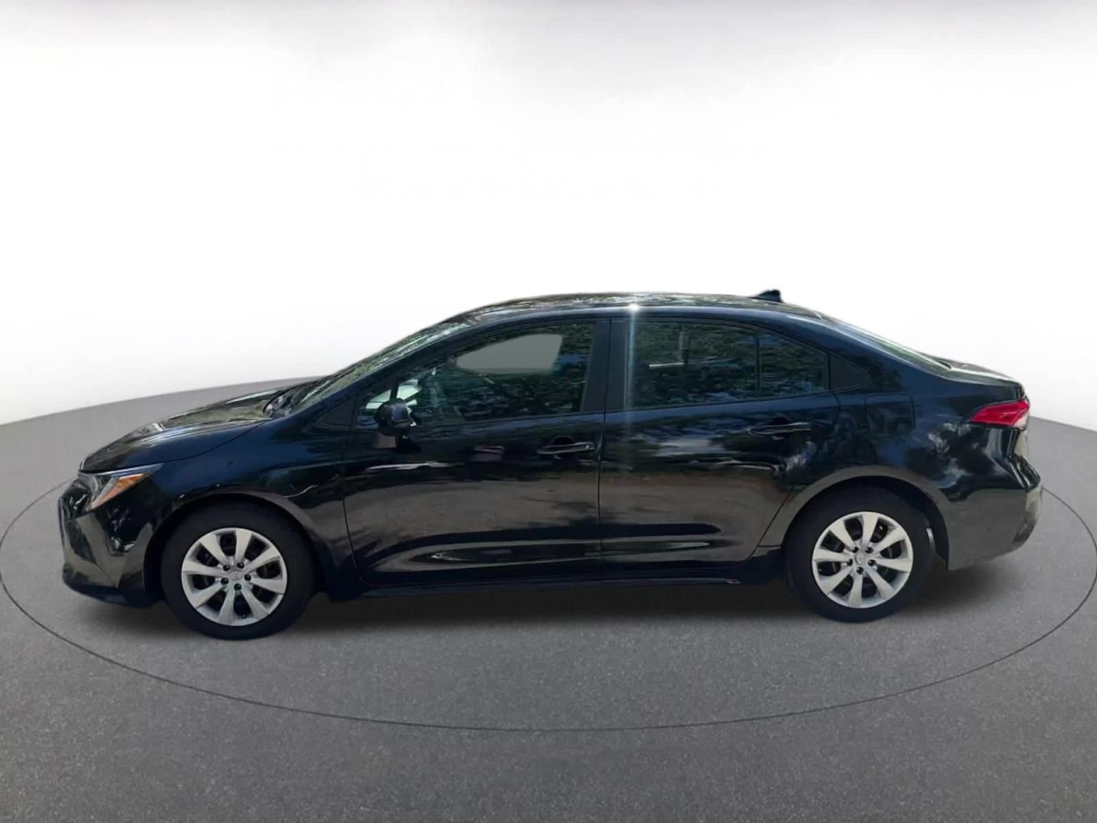 Thumbnail: 2023 Toyota Corolla - 9