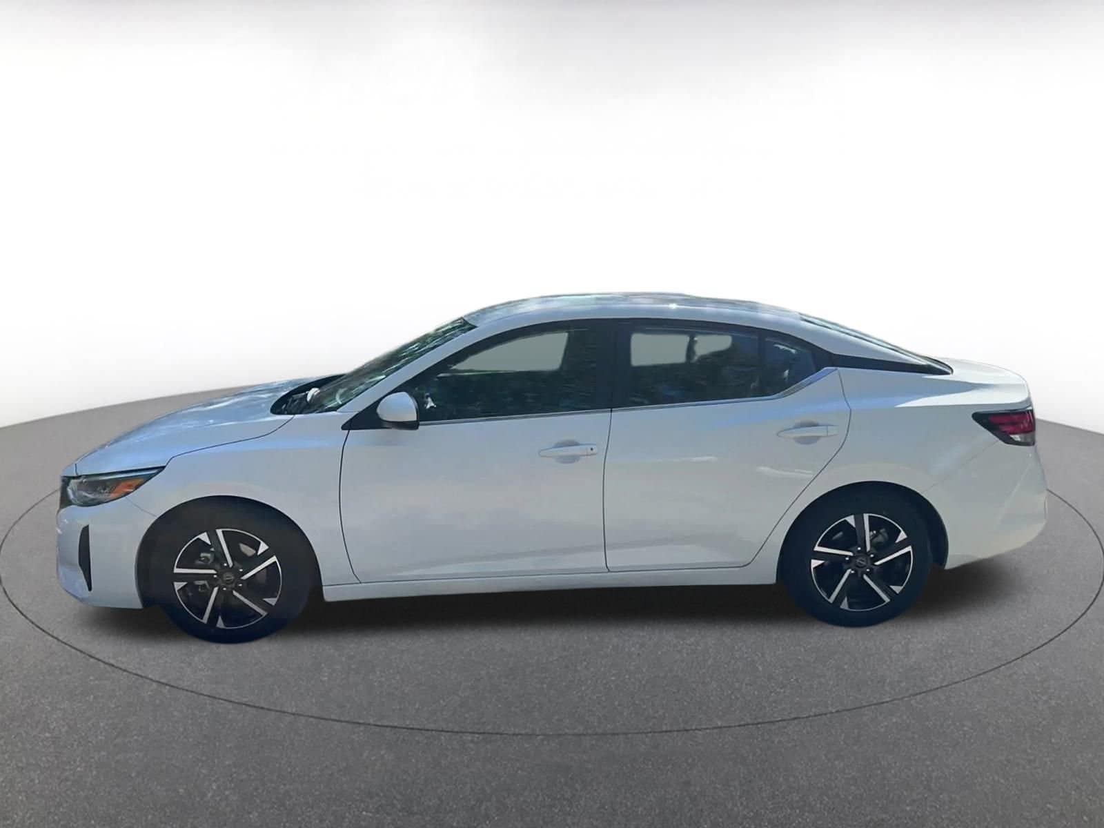 Thumbnail: 2024 Nissan Sentra - 9