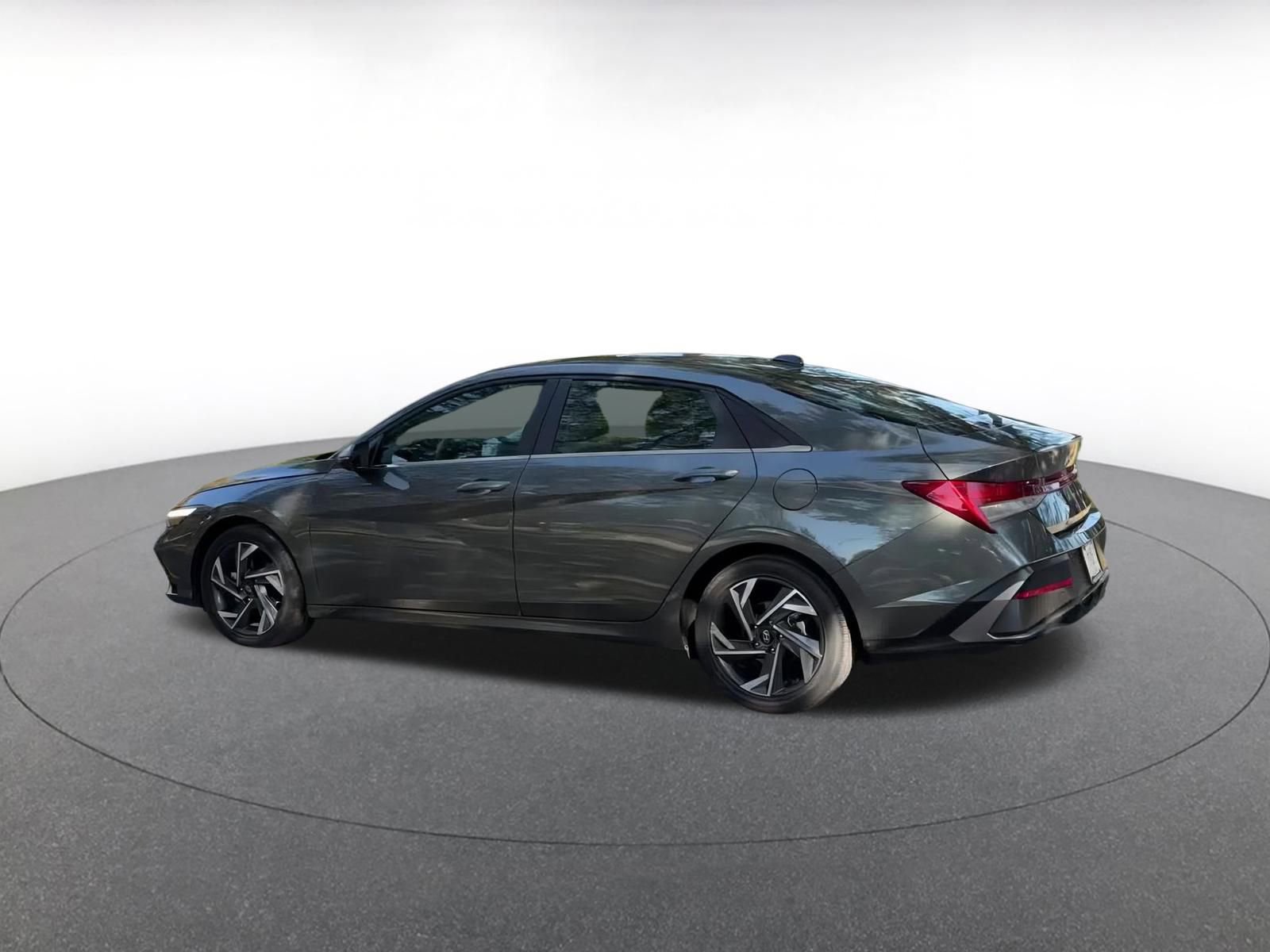 Thumbnail: 2025 Hyundai Elantra - 9