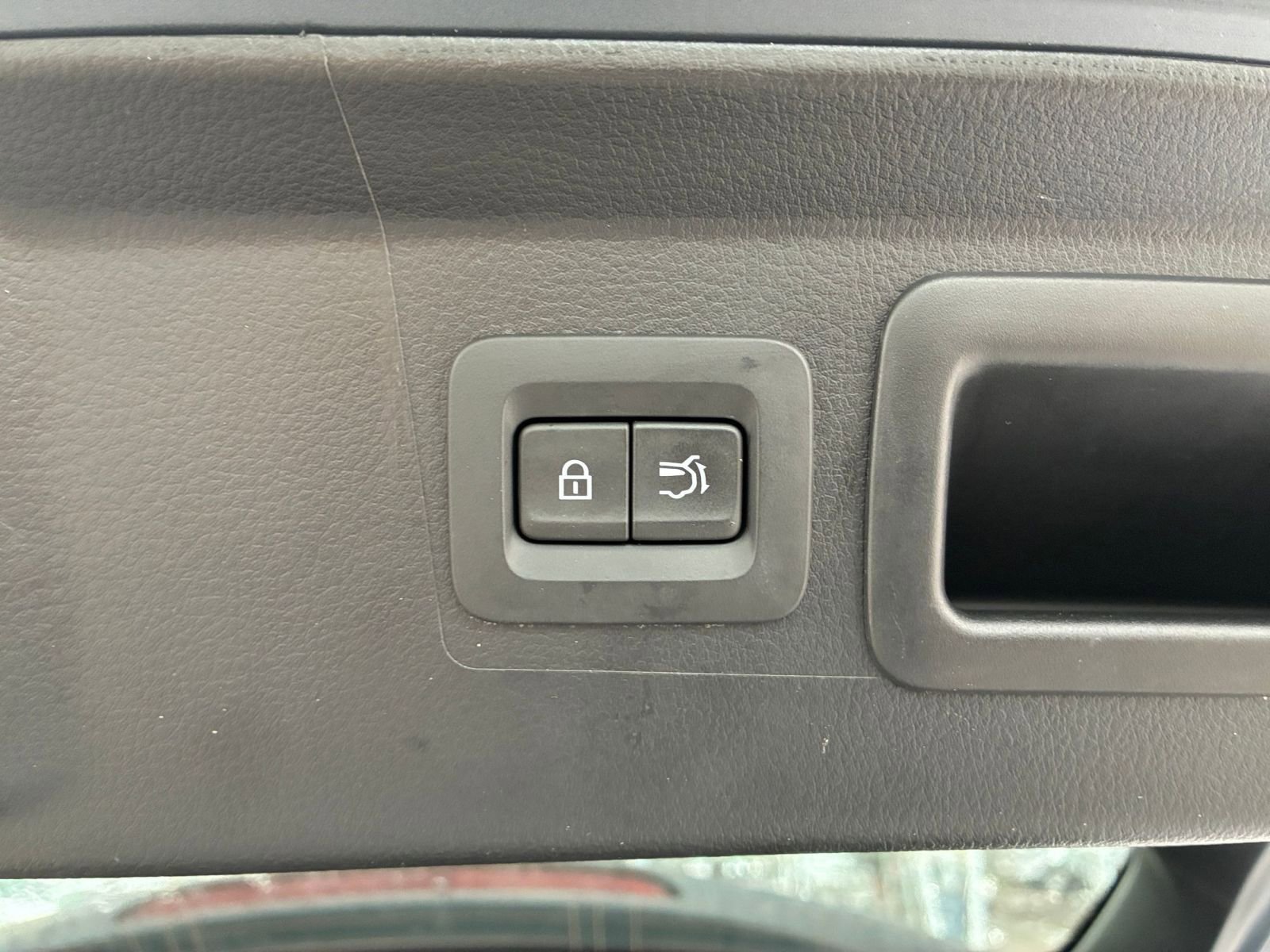 Thumbnail: 2025 Mazda CX-50 - 24