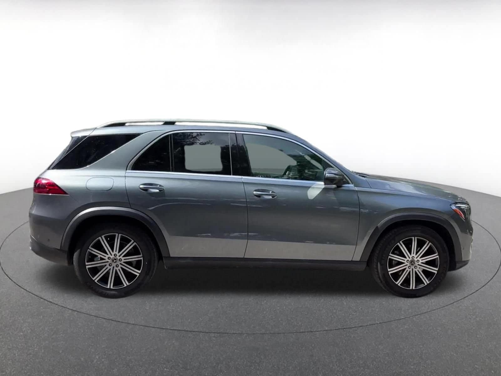 Thumbnail: 2026 Mercedes-Benz GLE - 16