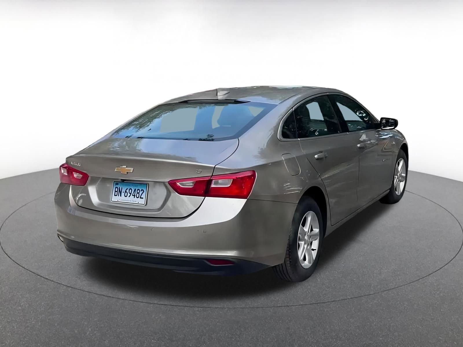 Thumbnail: 2024 Chevrolet Malibu - 14