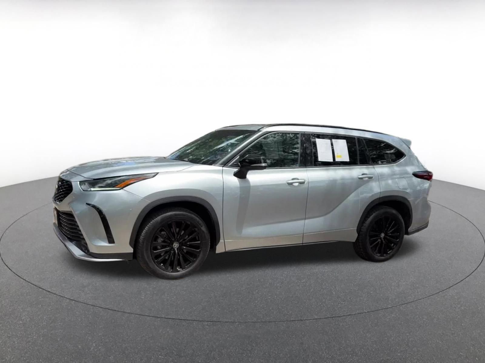 Thumbnail: 2024 Toyota Highlander - 8