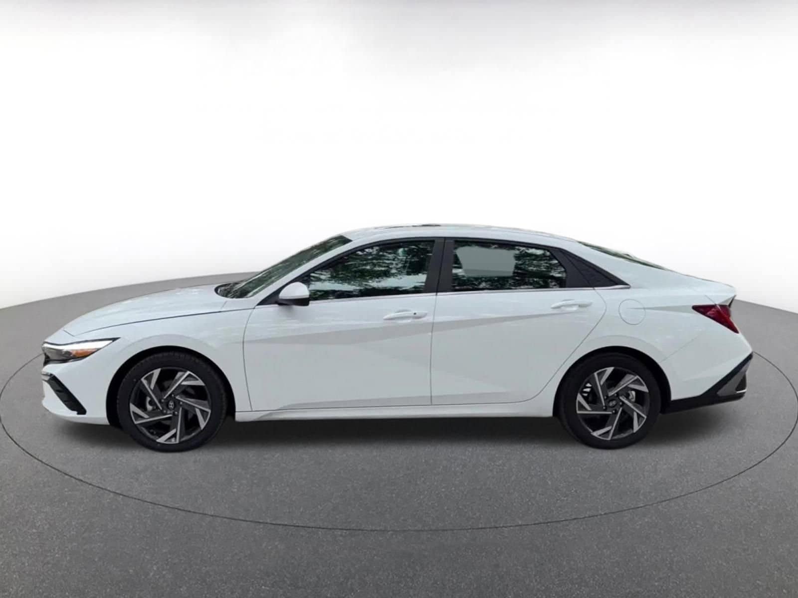 Thumbnail: 2025 Hyundai Elantra - 9