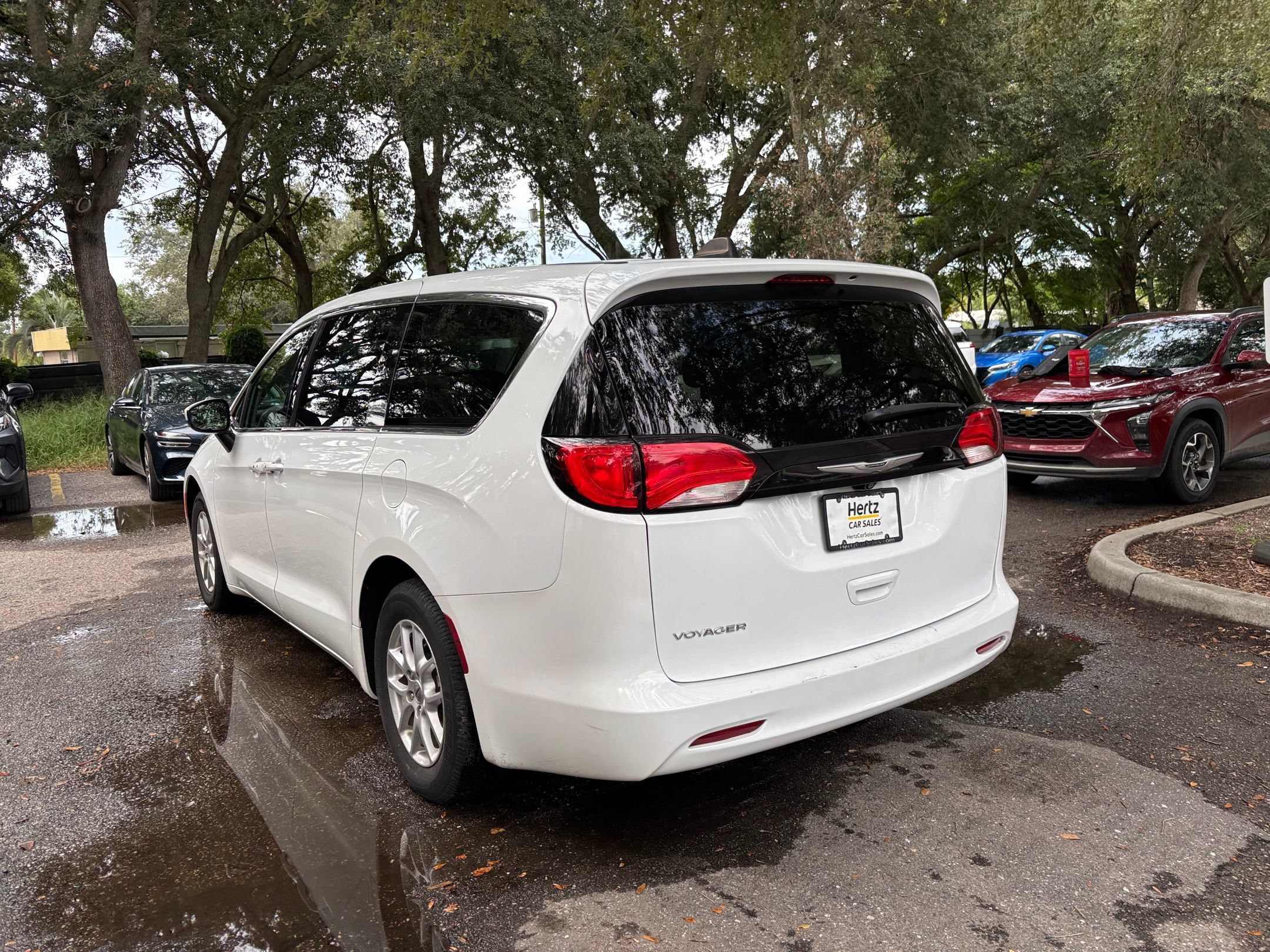 Thumbnail: 2023 Chrysler Voyager - 11