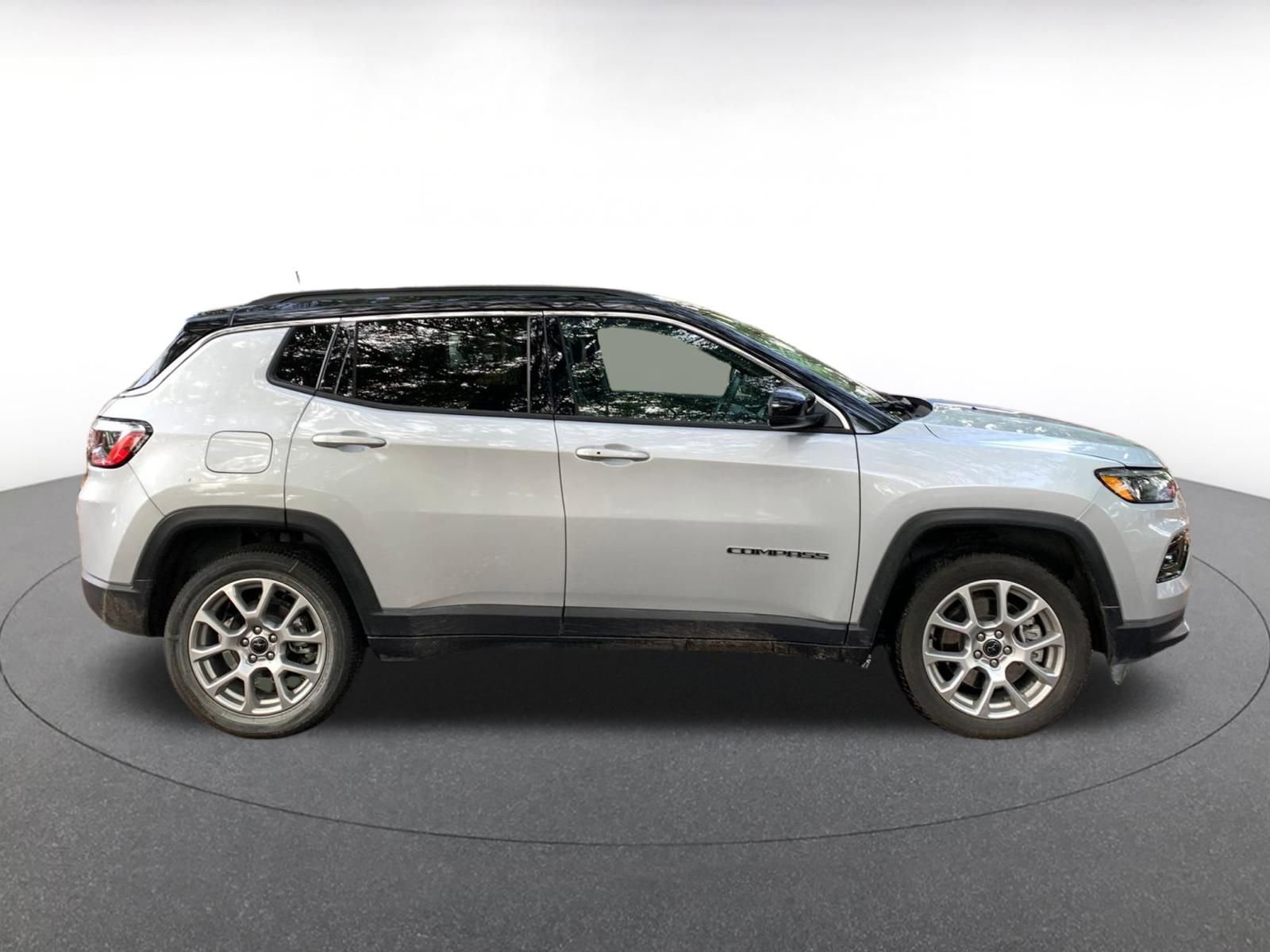 Thumbnail: 2025 Jeep Compass - 8