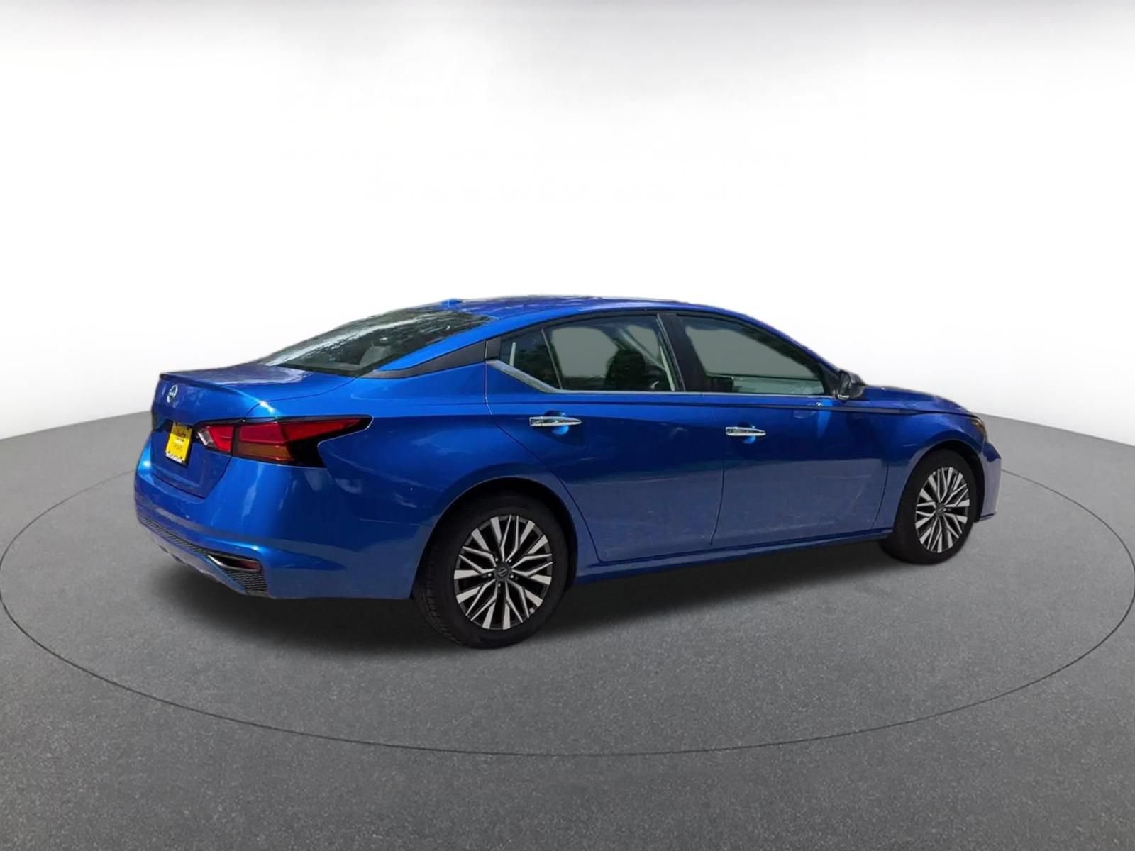 Thumbnail: 2025 Nissan Altima - 15