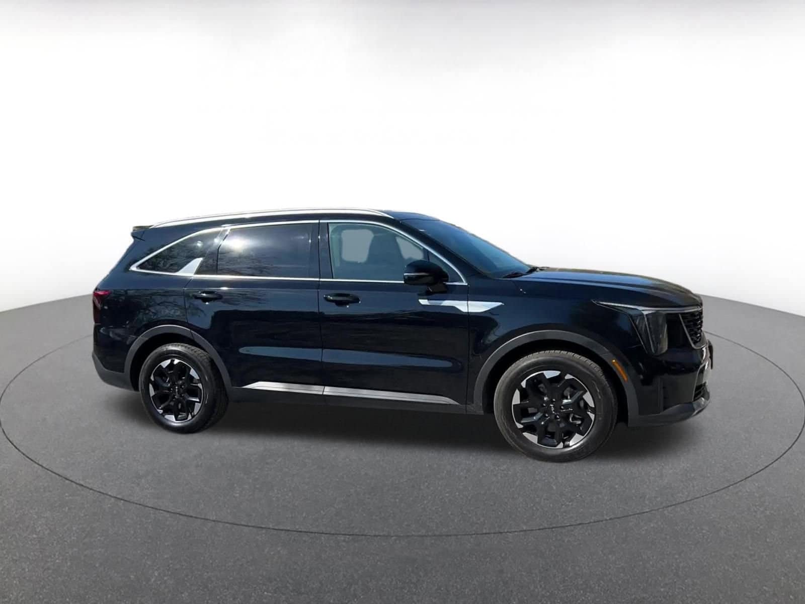 Thumbnail: 2024 Kia Sorento - 2