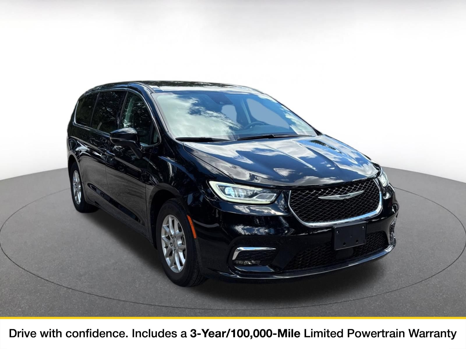 Thumbnail: 2024 Chrysler Pacifica - 1