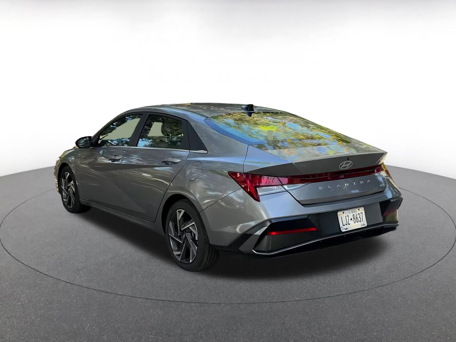 Thumbnail: 2025 Hyundai Elantra - 11