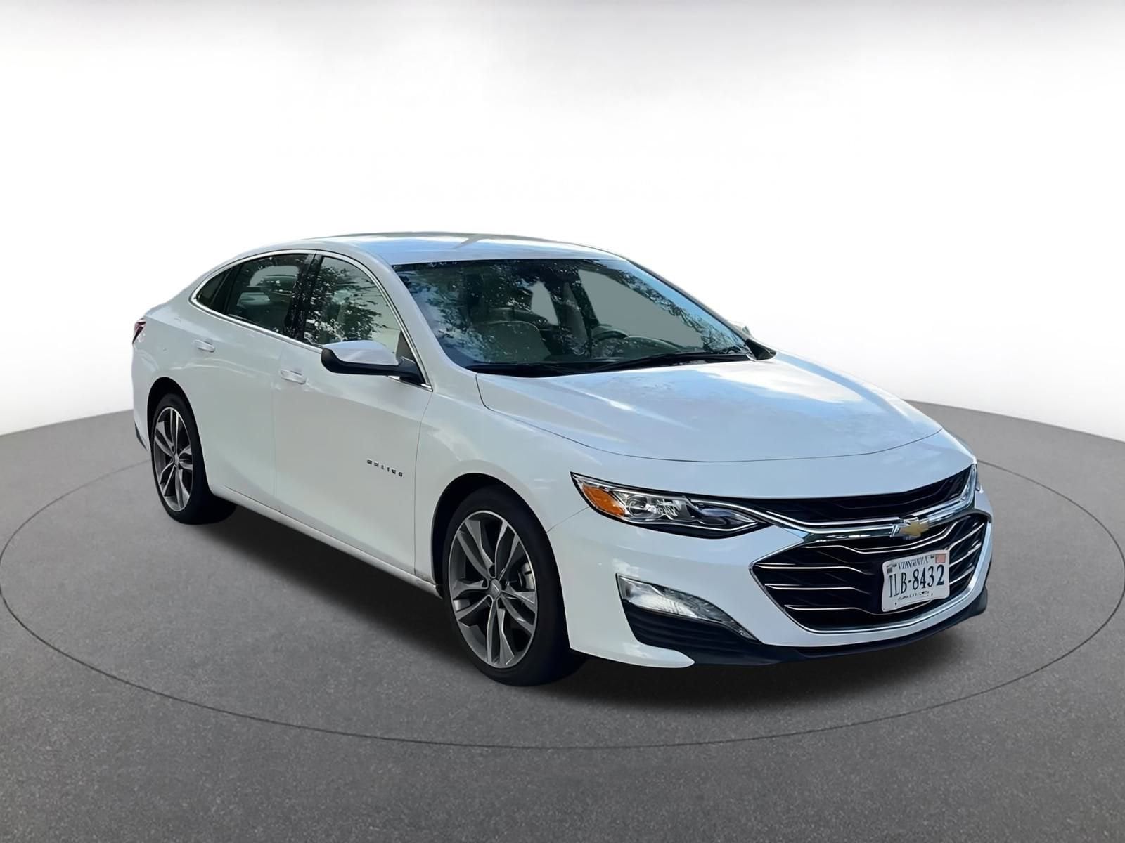 Thumbnail: 2024 Chevrolet Malibu - 3