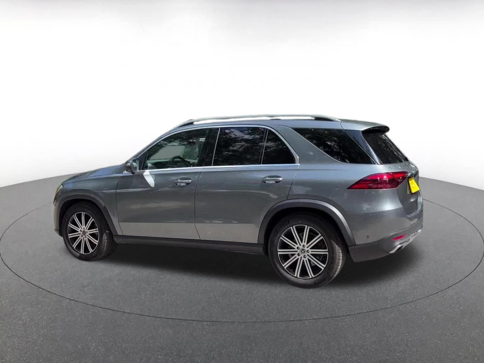 Thumbnail: 2026 Mercedes-Benz GLE - 10