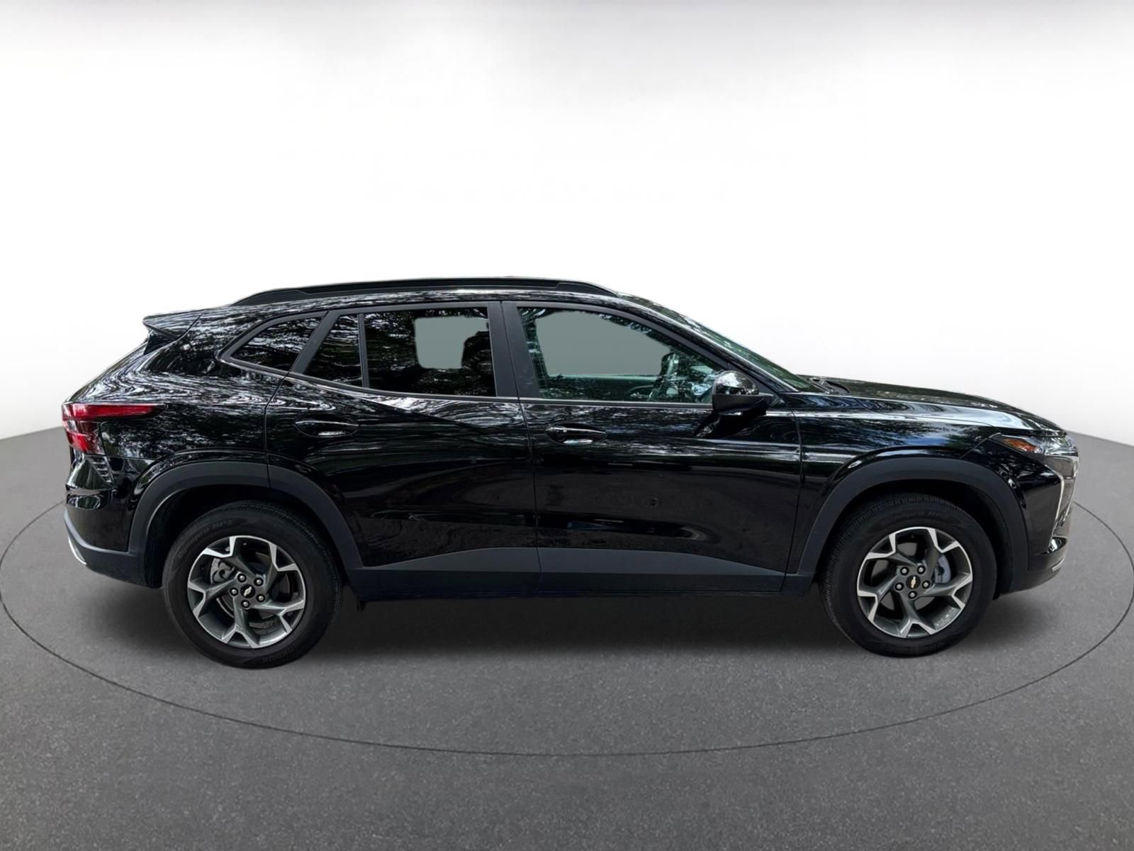 Thumbnail: 2025 Chevrolet Trax - 14