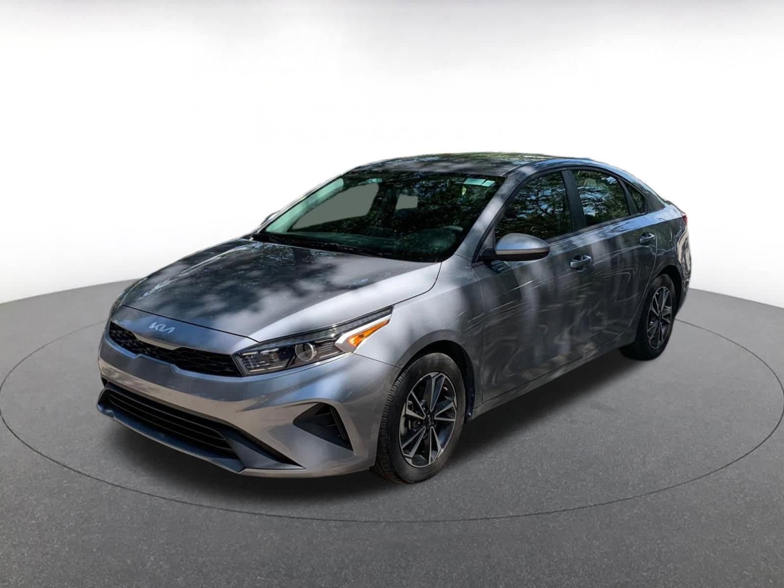 Thumbnail: 2024 Kia Forte - 3