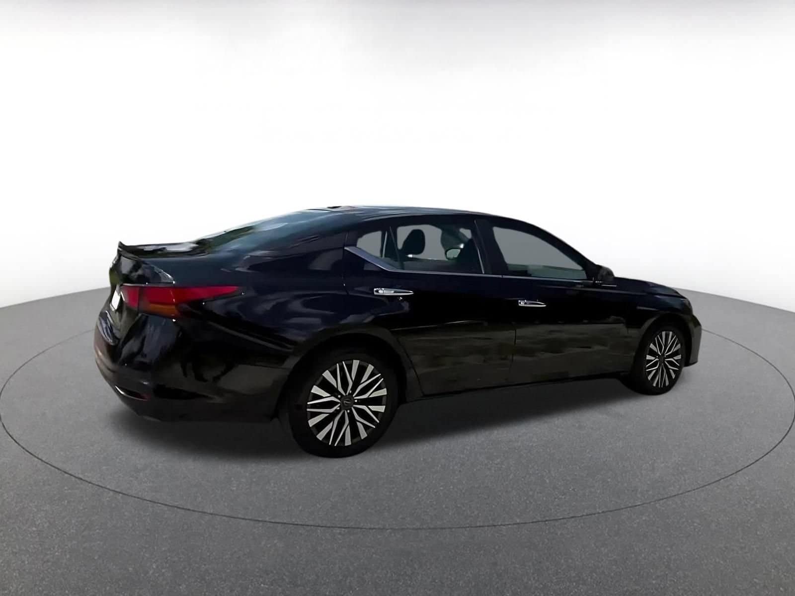 Thumbnail: 2025 Nissan Altima - 15