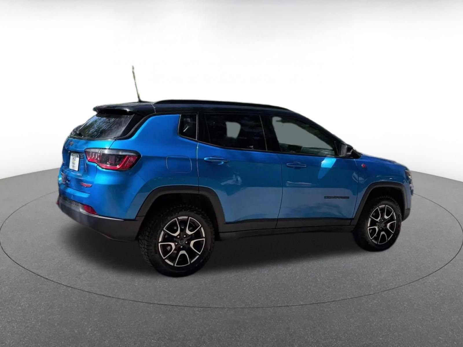 Thumbnail: 2025 Jeep Compass - 14