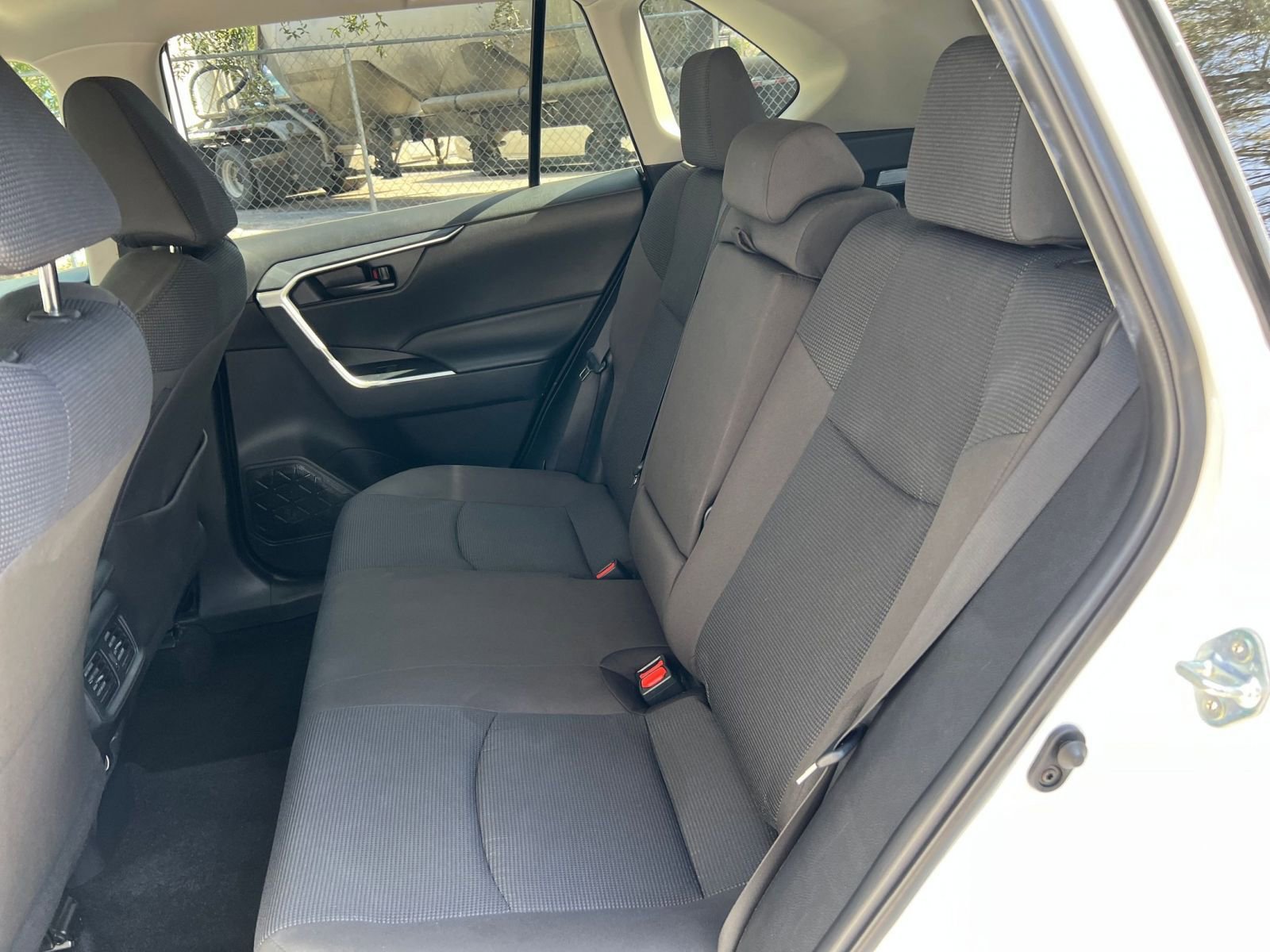 Thumbnail: 2025 Toyota RAV4 - 32