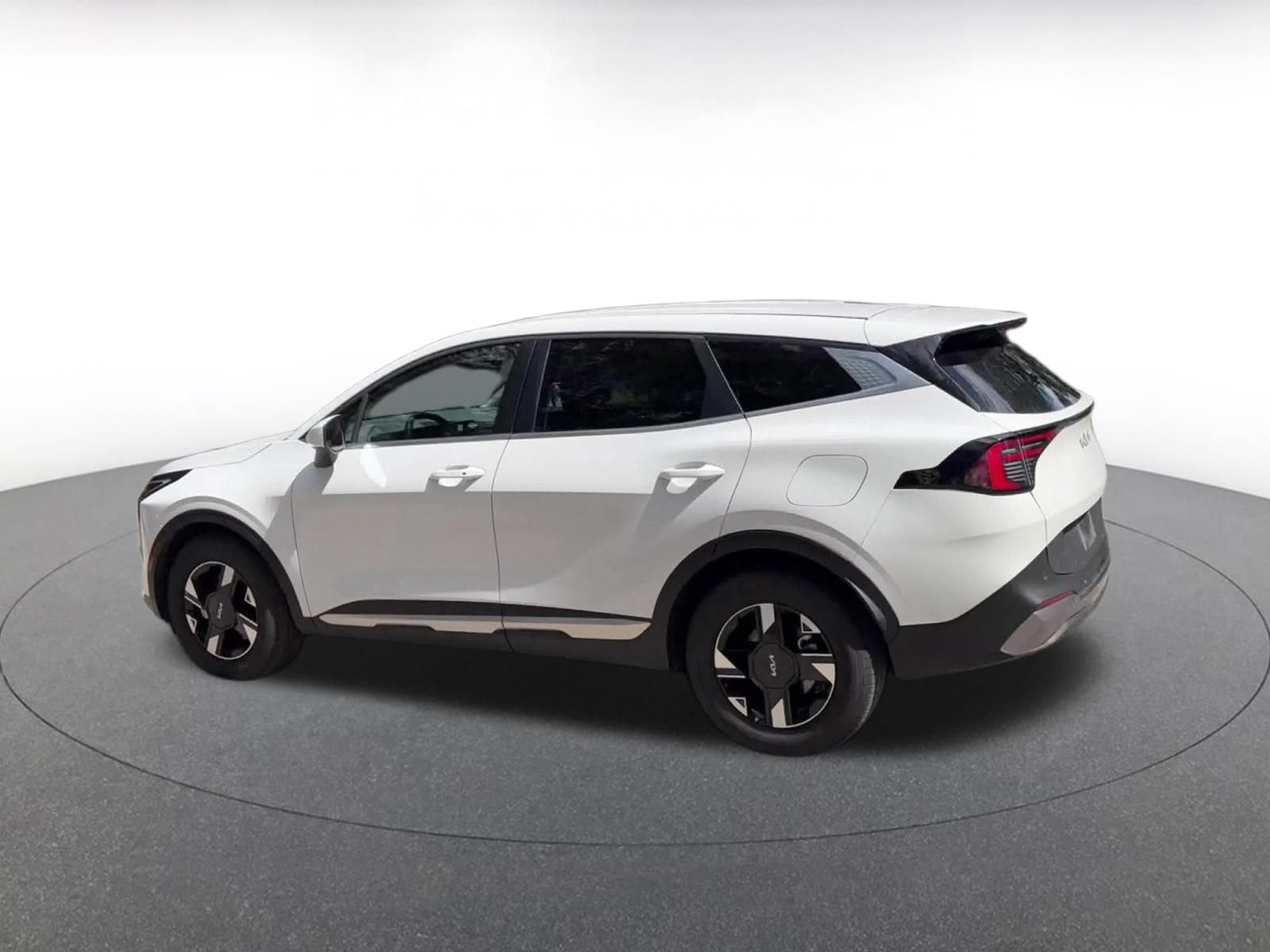 Thumbnail: 2026 Kia Sportage - 10