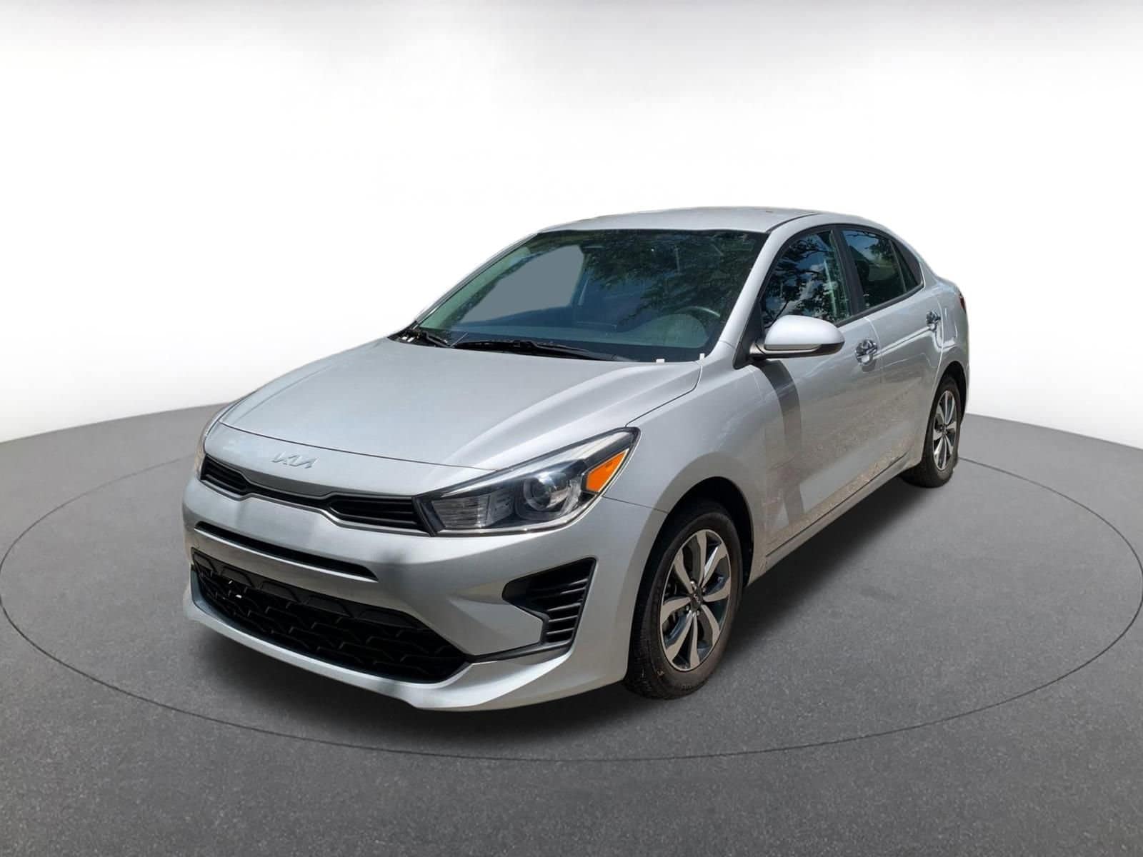 Thumbnail: 2023 Kia Rio - 3