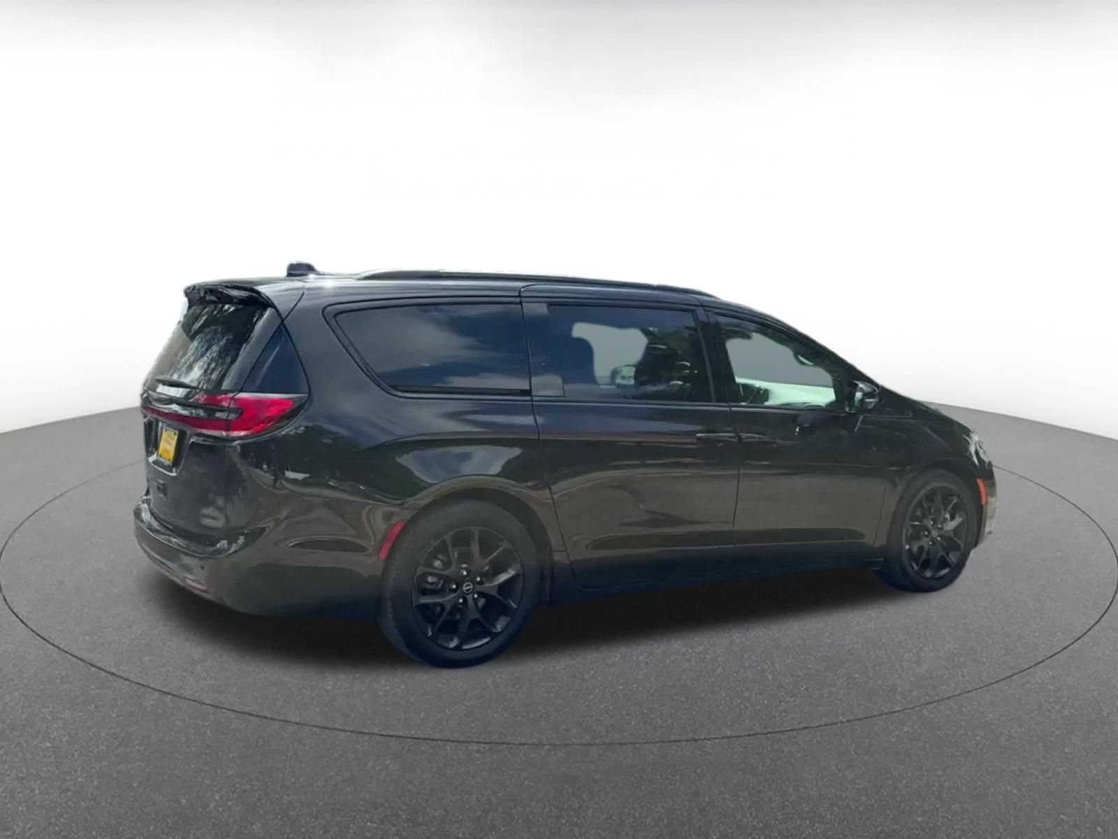 Thumbnail: 2025 Chrysler Pacifica - 15