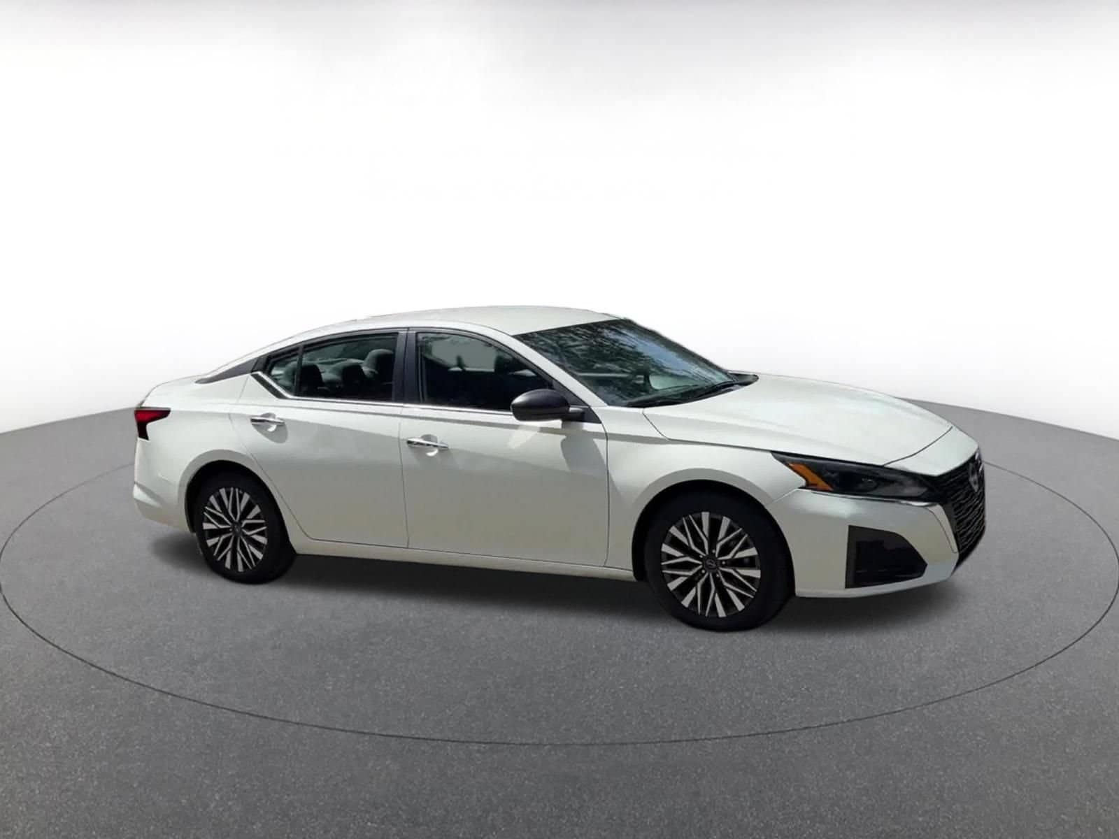 Thumbnail: 2025 Nissan Altima - 2