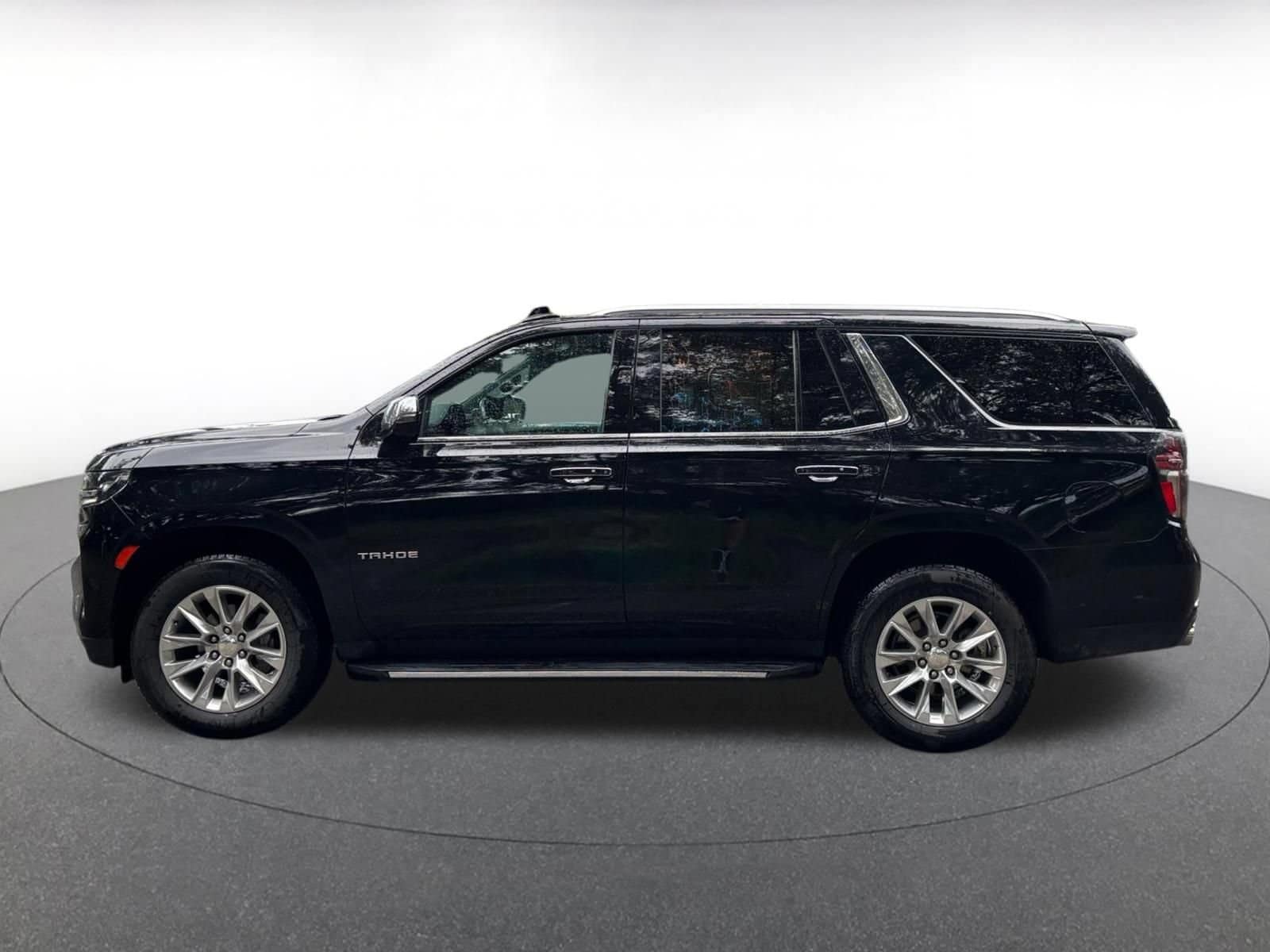 Thumbnail: 2023 Chevrolet Tahoe - 8