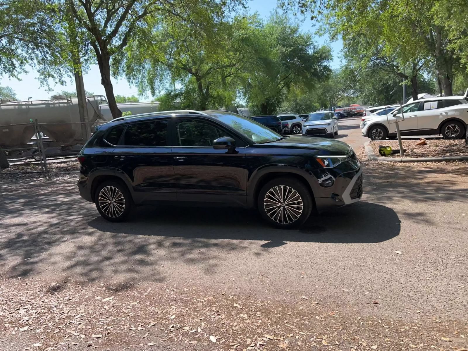 Thumbnail: 2025 Volkswagen Taos - 2