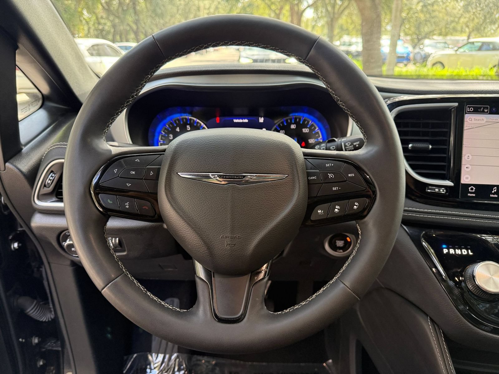 Thumbnail: 2025 Chrysler Pacifica - 28