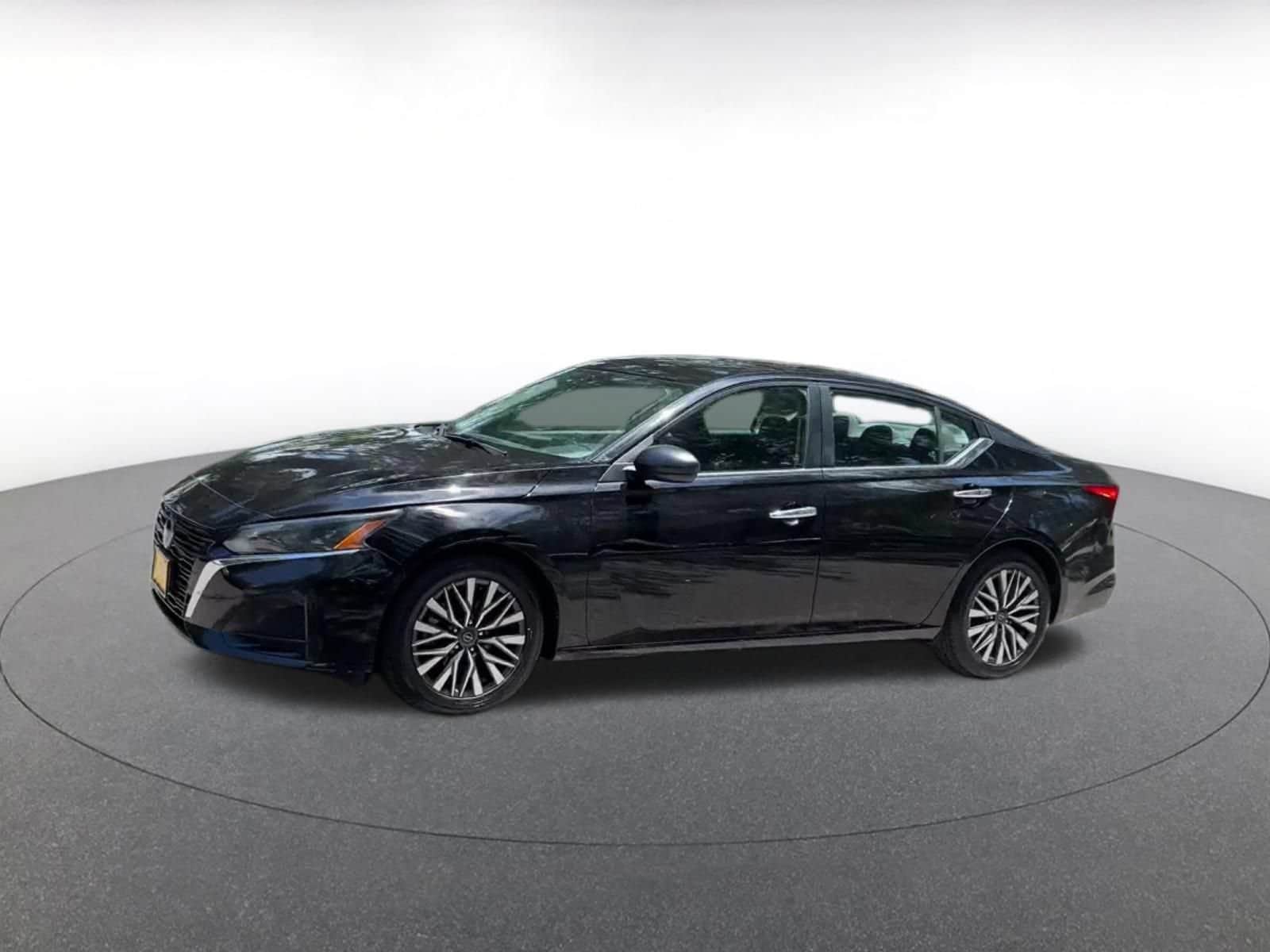 Thumbnail: 2025 Nissan Altima - 8