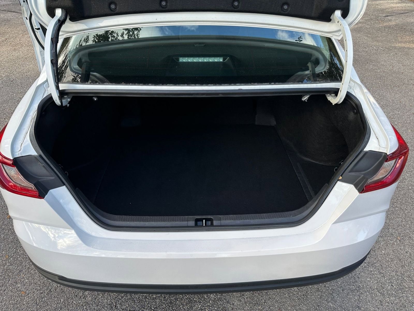 Thumbnail: 2025 Toyota Camry - 24