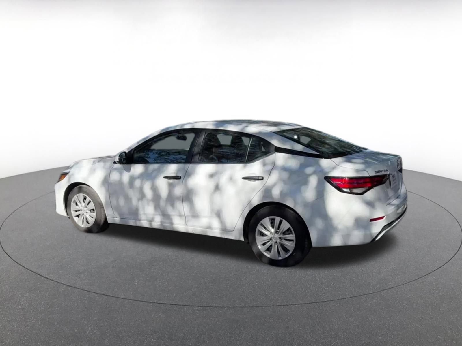 Thumbnail: 2025 Nissan Sentra - 10