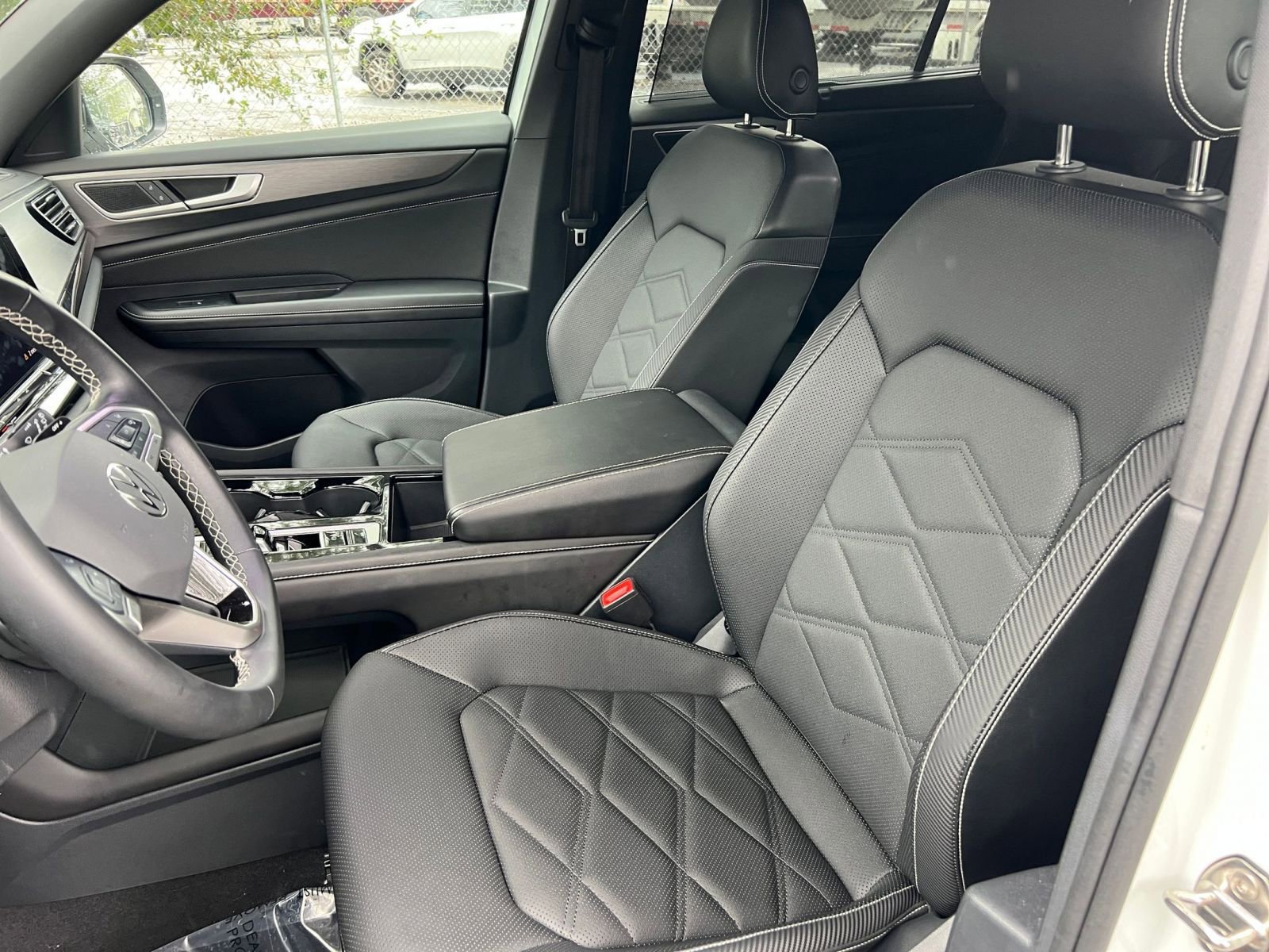 Thumbnail: 2025 Volkswagen Atlas - 32