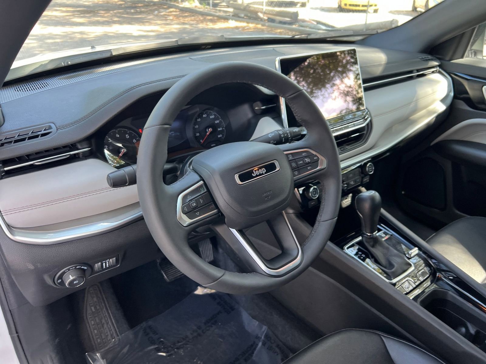 Thumbnail: 2025 Jeep Compass - 28