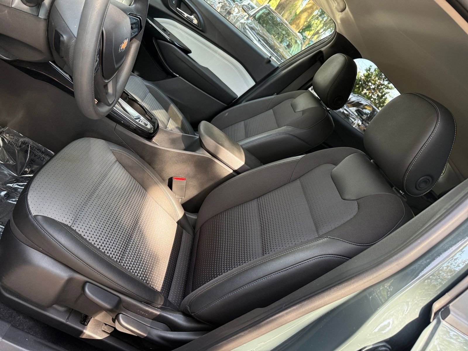 Thumbnail: 2025 Chevrolet Trax - 21